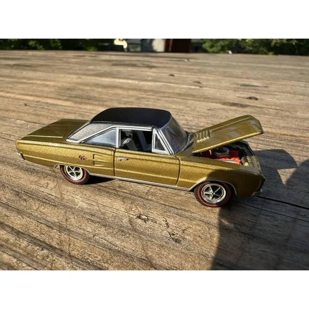LOOSE Greenlight 1:64 MCG S&C S2 1967 Dodge HEMI Coronet R/T
